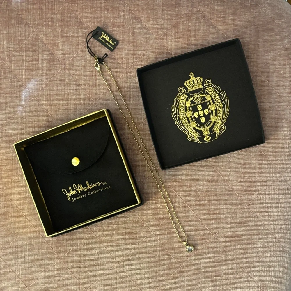 John Medeiros Gold Necklace with a bezel set crystal Roundstone pendant - Picture 2 of 2